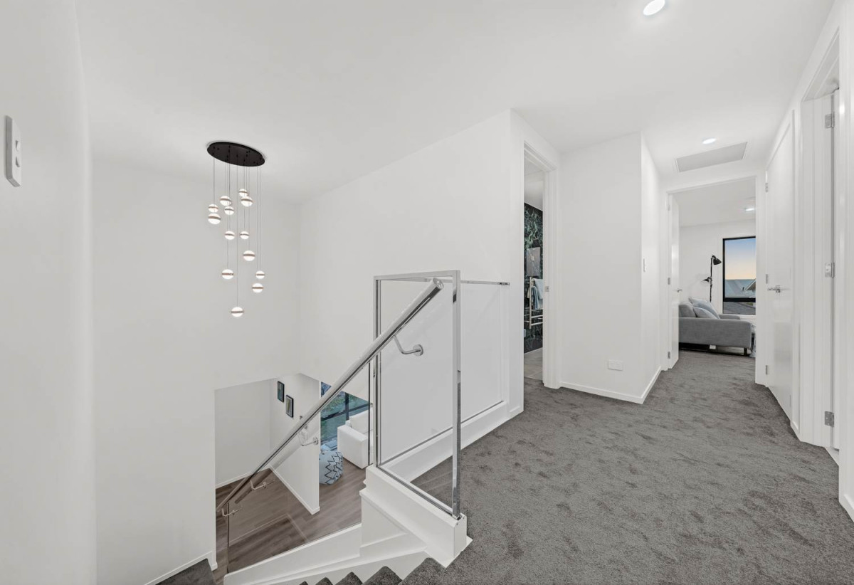 Mt Albert Grammar School zone, 5 beds 3 baths house with double garage, 8 Selcourt Road, Mt Albert, Auckland