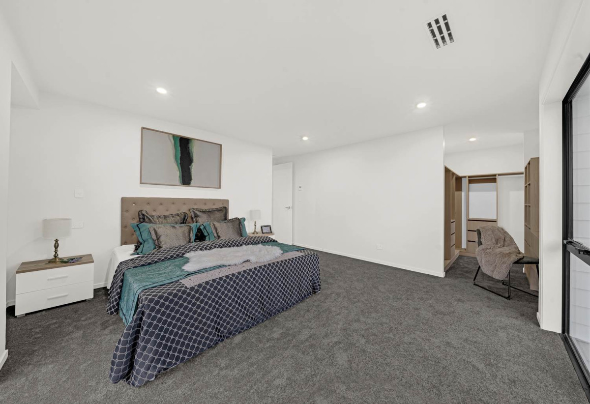 Mt Albert Grammar School zone, 5 beds 3 baths house with double garage, 8 Selcourt Road, Mt Albert, Auckland