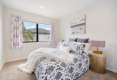For rent, 5 beds 3 baths house with double garage, available 15th August, 24A Seaside Avenue, Waterview, Auckland