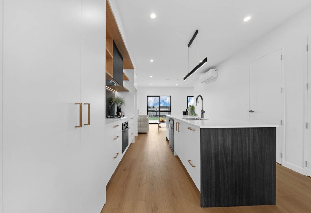Brandnew 5 beds 3.5 baths home with car parks, 174 Bremner Road, Karaka, Auckland