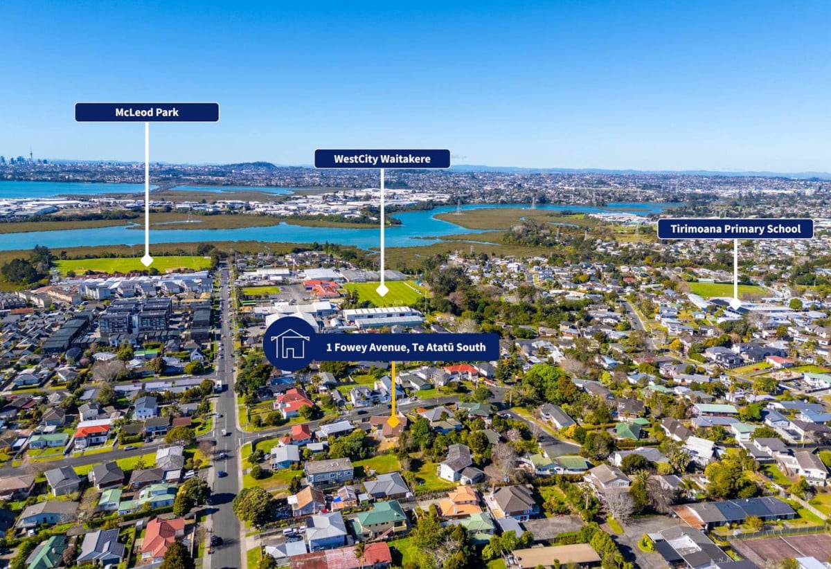 873m2 section, Brick and tile 5 beds 1 bath house with double garage, 1 Fowey Avenue, Te Atatu South, Auckland