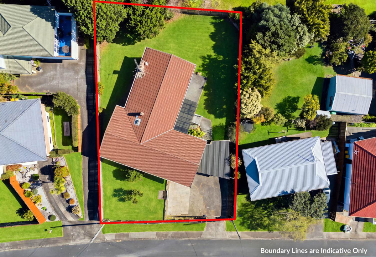873m2 section, Brick and tile 5 beds 1 bath house with double garage, 1 Fowey Avenue, Te Atatu South, Auckland