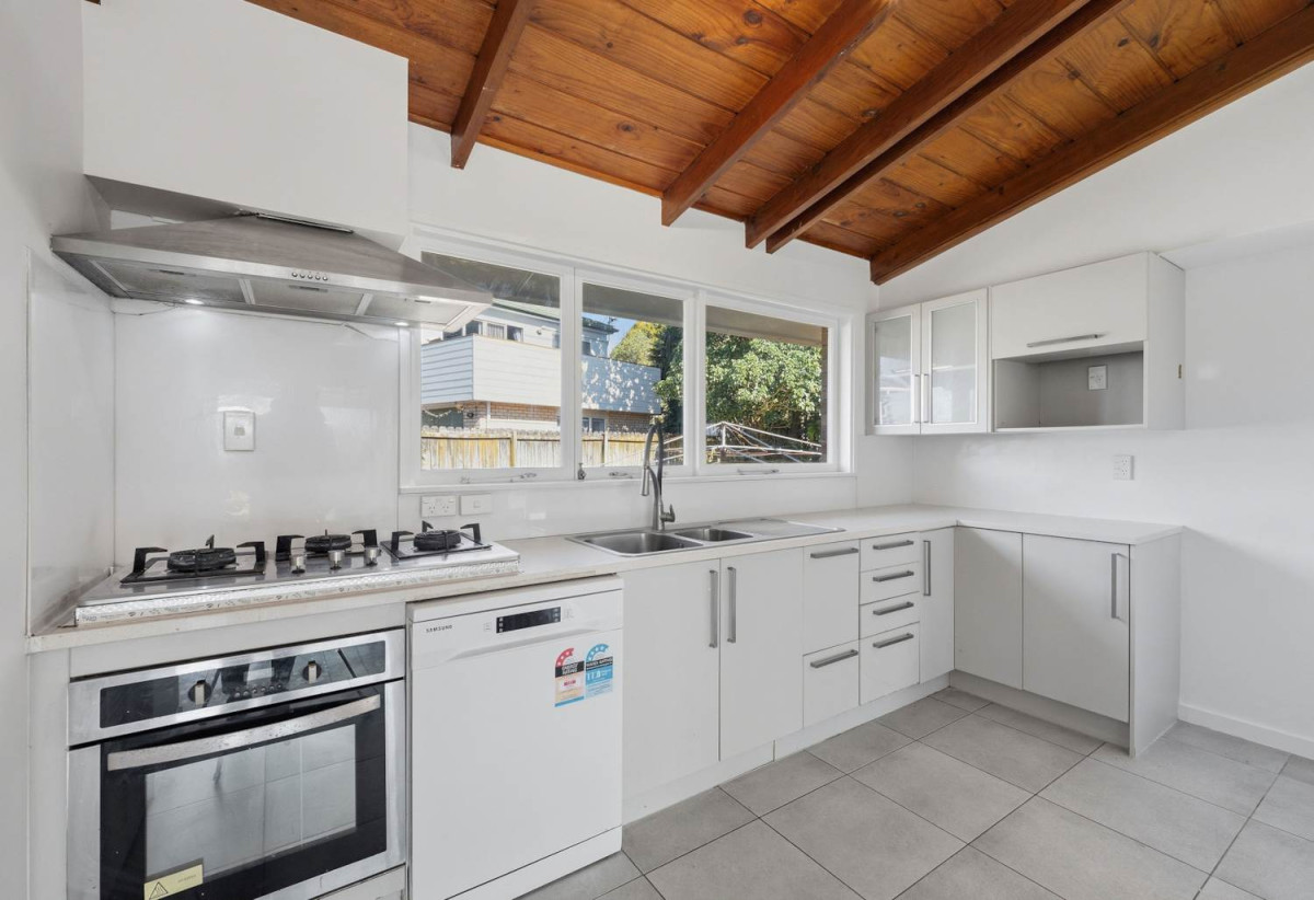873m2 section, Brick and tile 5 beds 1 bath house with double garage, 1 Fowey Avenue, Te Atatu South, Auckland