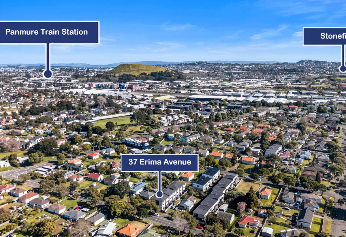 Brandnew 4 beds 3 baths home with garage, 37 Erima Avenue, Pt England, Auckland