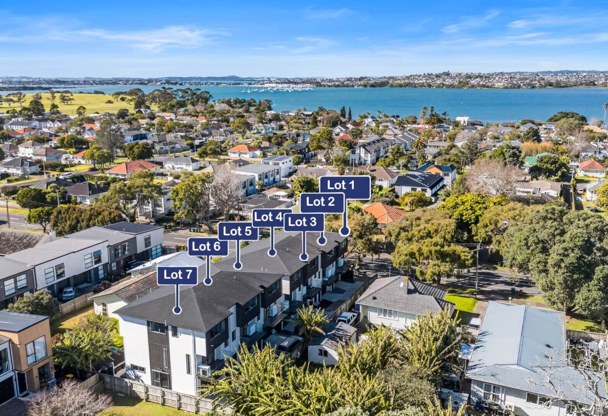 Brandnew 4 beds 3 baths home with garage, 37 Erima Avenue, Pt England, Auckland