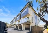Brandnew 4 beds 3 baths home with garage, 37E Erima Avenue, Pt England