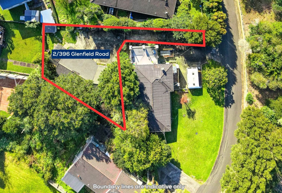 A cross-lease title in the Terrace Housing and Apartment Building Zone, 3 beds 1 bath house, around 200m from Glenfield Mall, (2/396 Glenfield Road is also for sale, the two titles form a larger 890sqm section), 1/396 Glenfield Road, Glenfield, Auckland