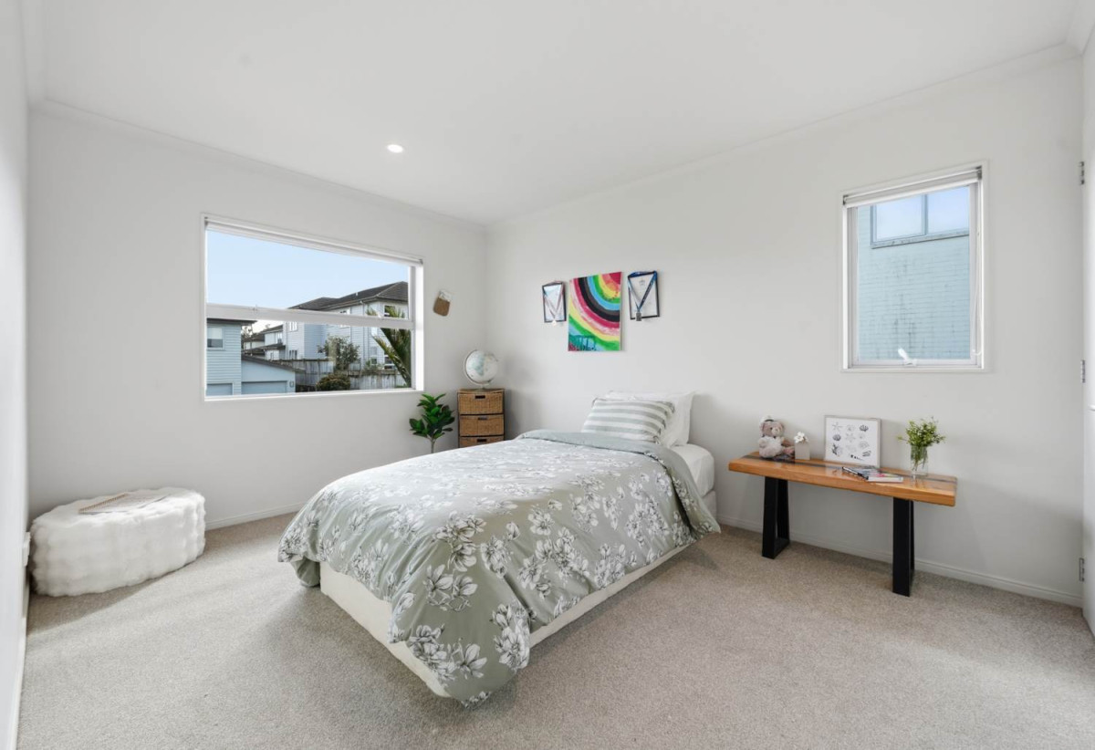 Fletcher Built | Reserve-Side Living, Renovated 5 beds (2 ensuites) 3.5 baths house with double garage, 4 Vittoria Terrace, Flat Bush, Auckland