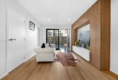 Standalone 4 beds (2 ensuites) 4 baths house with double garage, 32B Ennismore Road, Mt Albert, Auckland