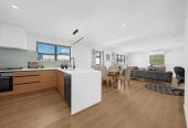Standalone 4 beds (2 ensuites) 4 baths house with double garage, 32B Ennismore Road, Mt Albert, Auckland