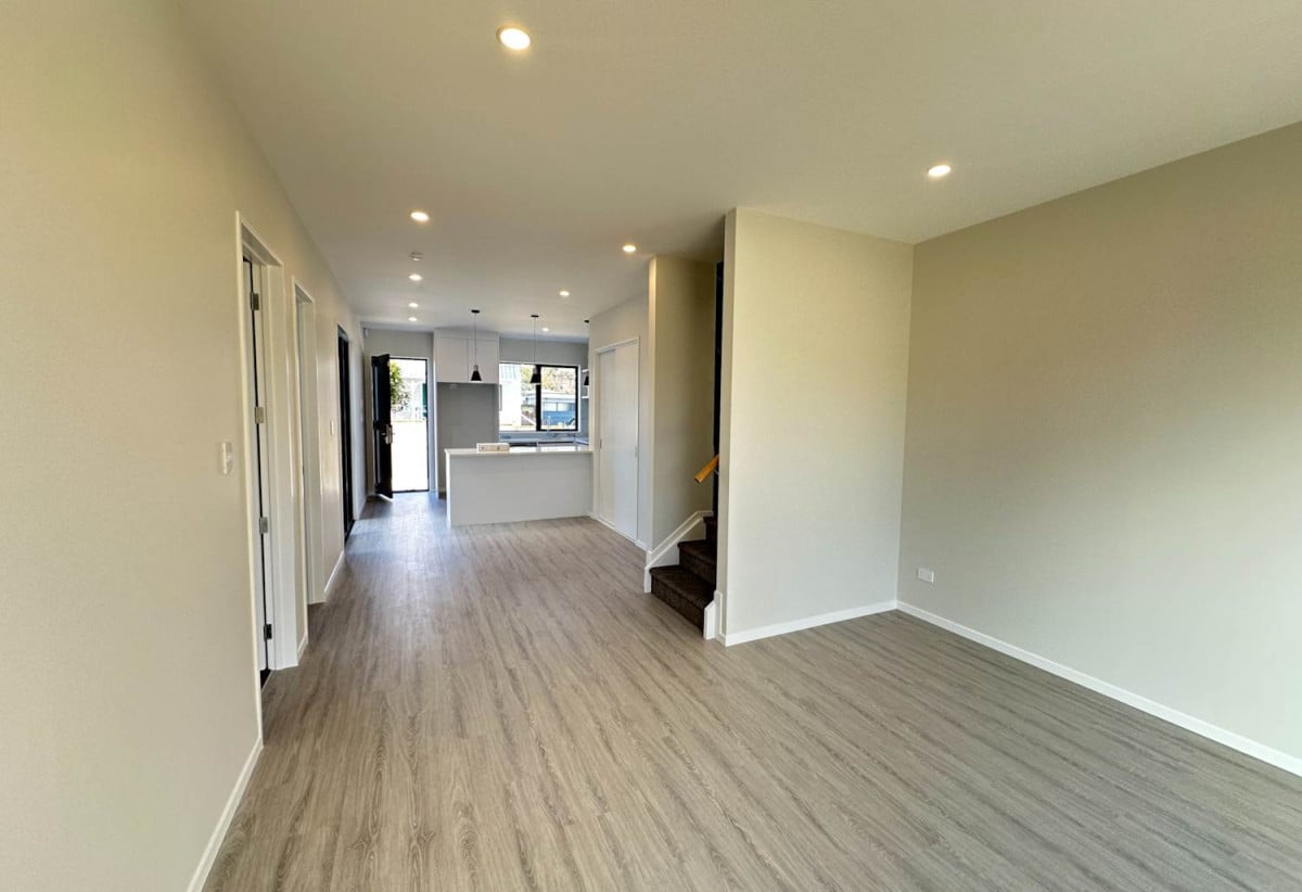 For rent, Brandnew 4 beds (2 ensuites) 3 baths townhouse with car park, available 11th August, 2/26A Eastridge Court, Somerville, Auckland