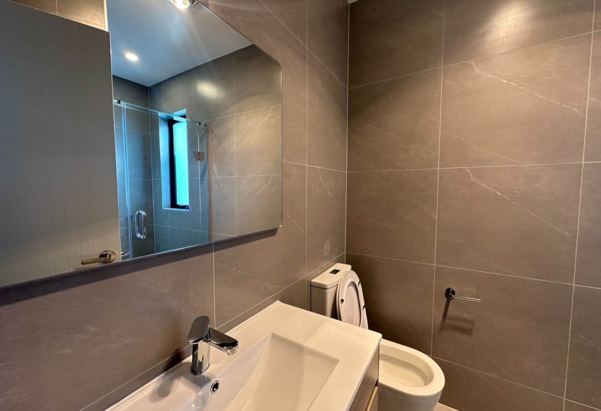 For rent, Brandnew 4 beds (2 ensuites) 3 baths townhouse with car park, available 11th August, 2/26A Eastridge Court, Somerville, Auckland