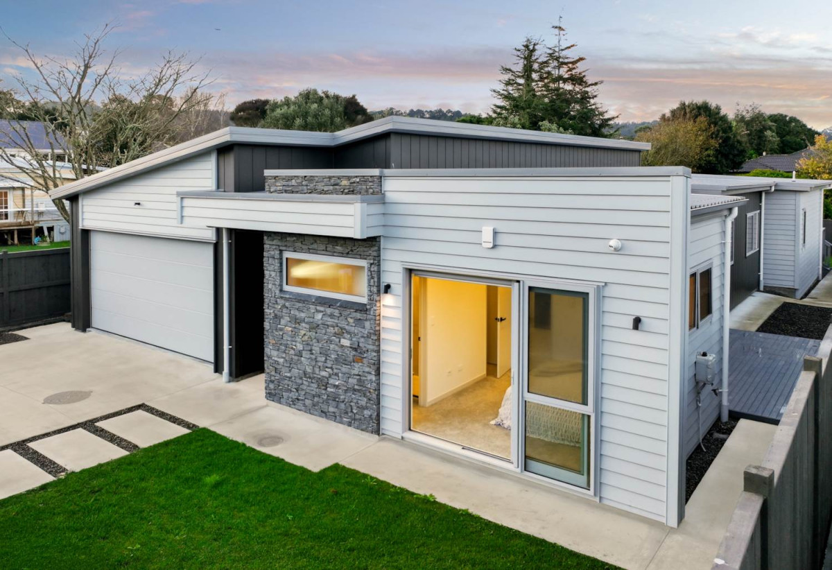 608m2 section, 4 beds 3.5 baths house with double garage, 15A Elliot street, Riverhead, Auckland