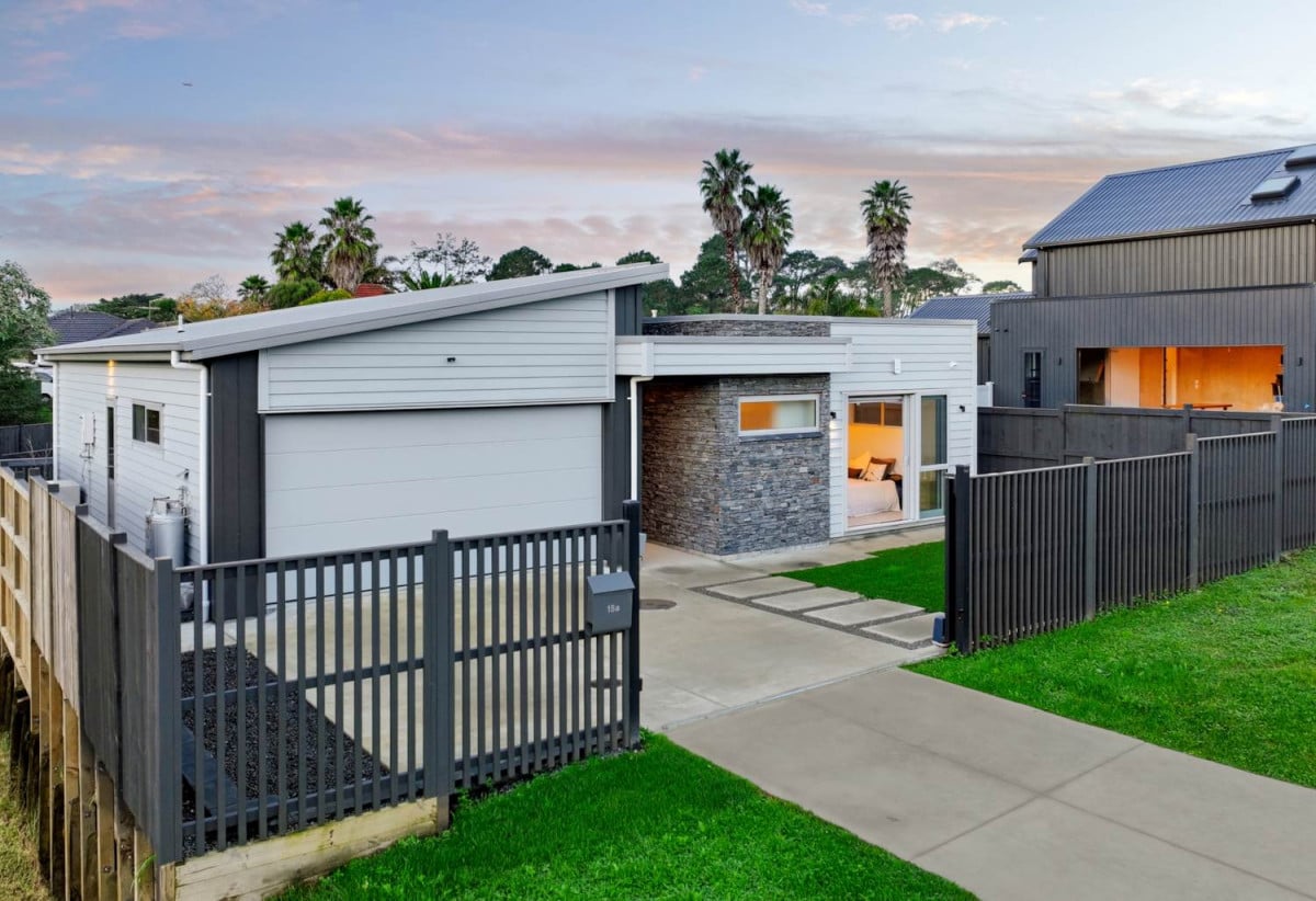 608m2 section, 4 beds 3.5 baths house with double garage, 15A Elliot street, Riverhead, Auckland
