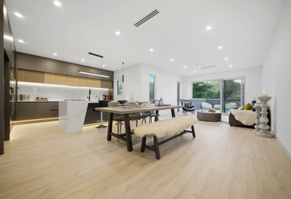 608m2 section, 4 beds 3.5 baths house with double garage, 15A Elliot street, Riverhead, Auckland