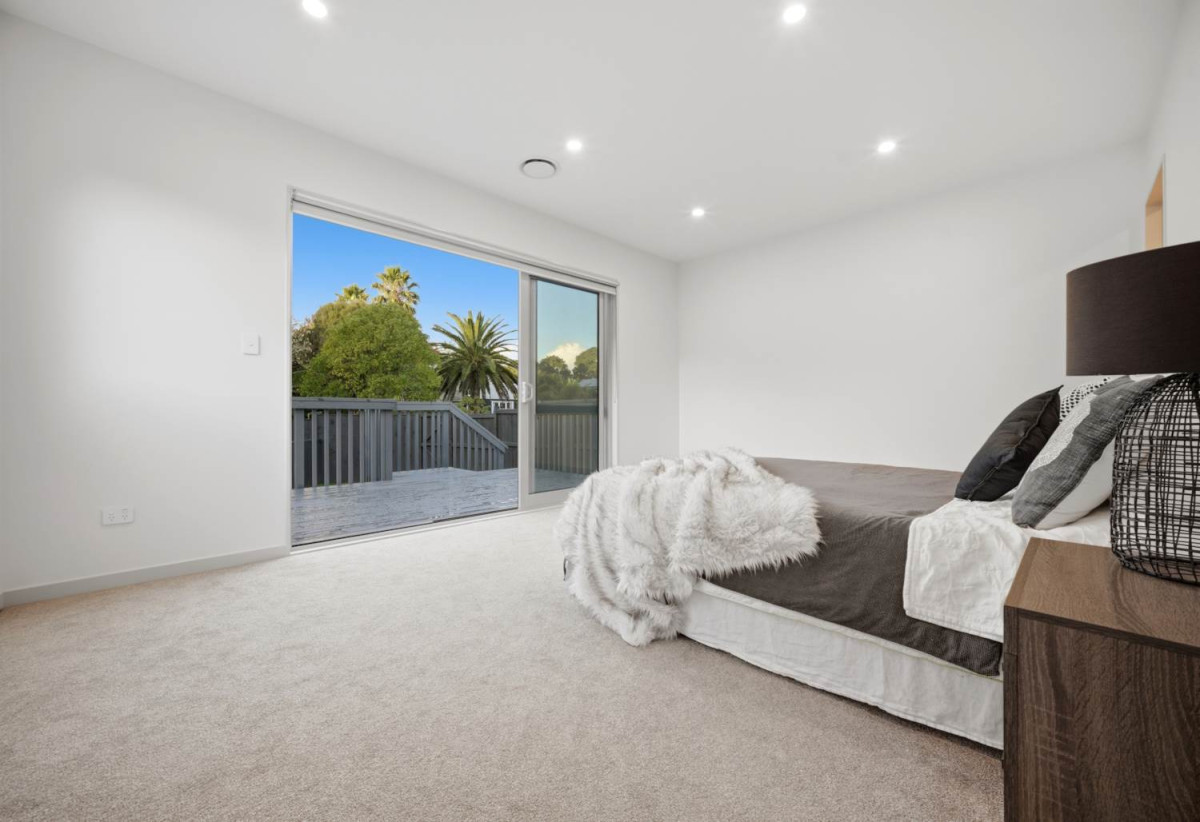 608m2 section, 4 beds 3.5 baths house with double garage, 15A Elliot street, Riverhead, Auckland