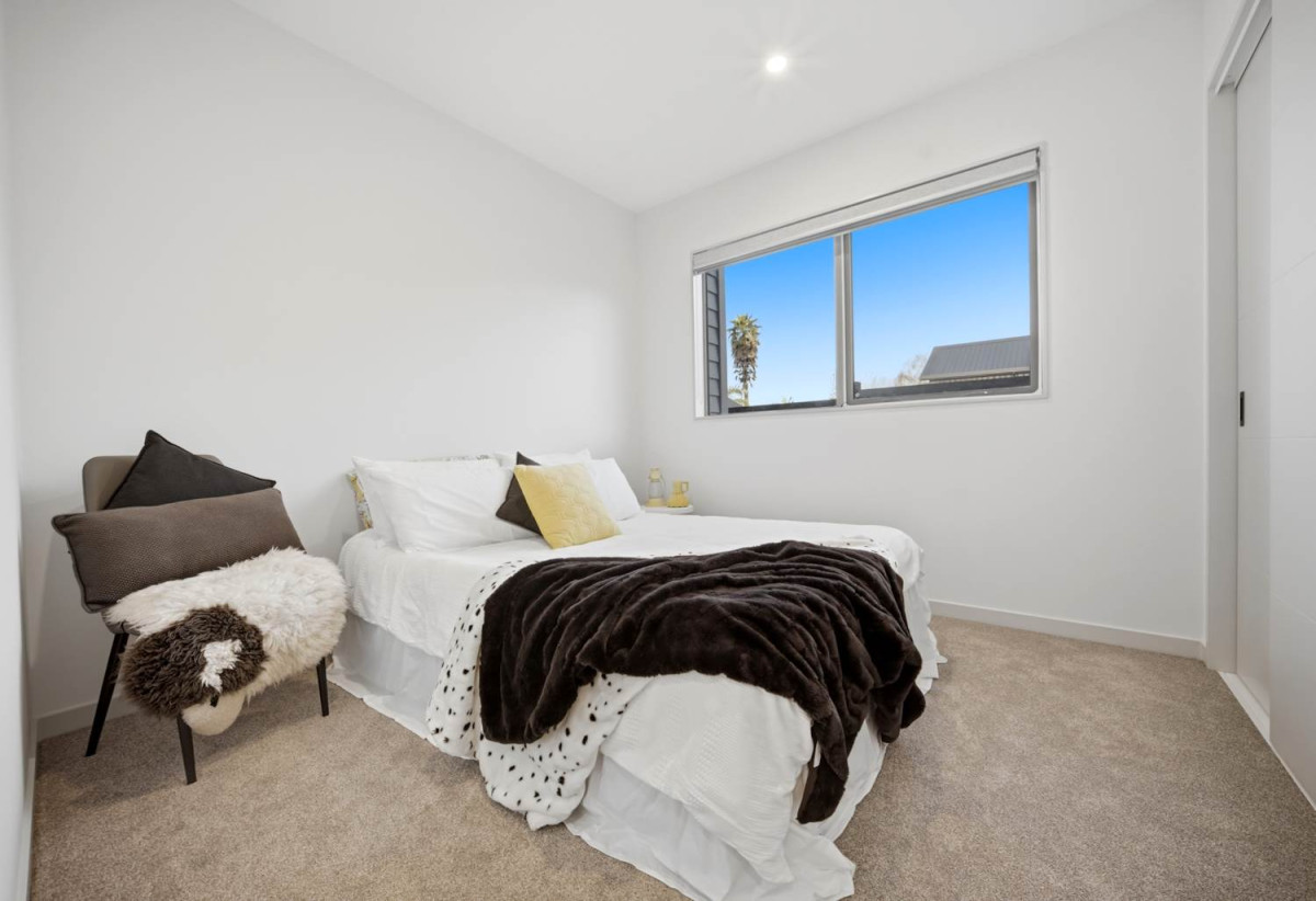 608m2 section, 4 beds 3.5 baths house with double garage, 15A Elliot street, Riverhead, Auckland