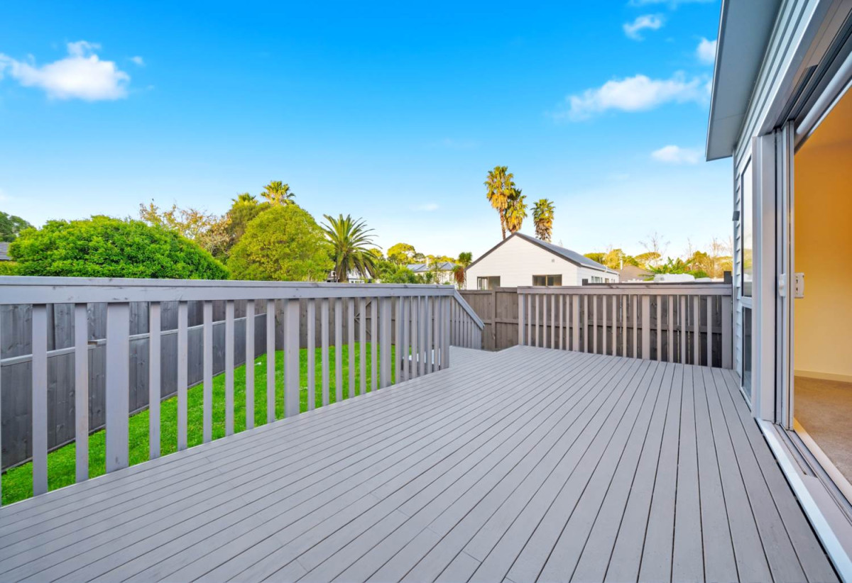 608m2 section, 4 beds 3.5 baths house with double garage, 15A Elliot street, Riverhead, Auckland
