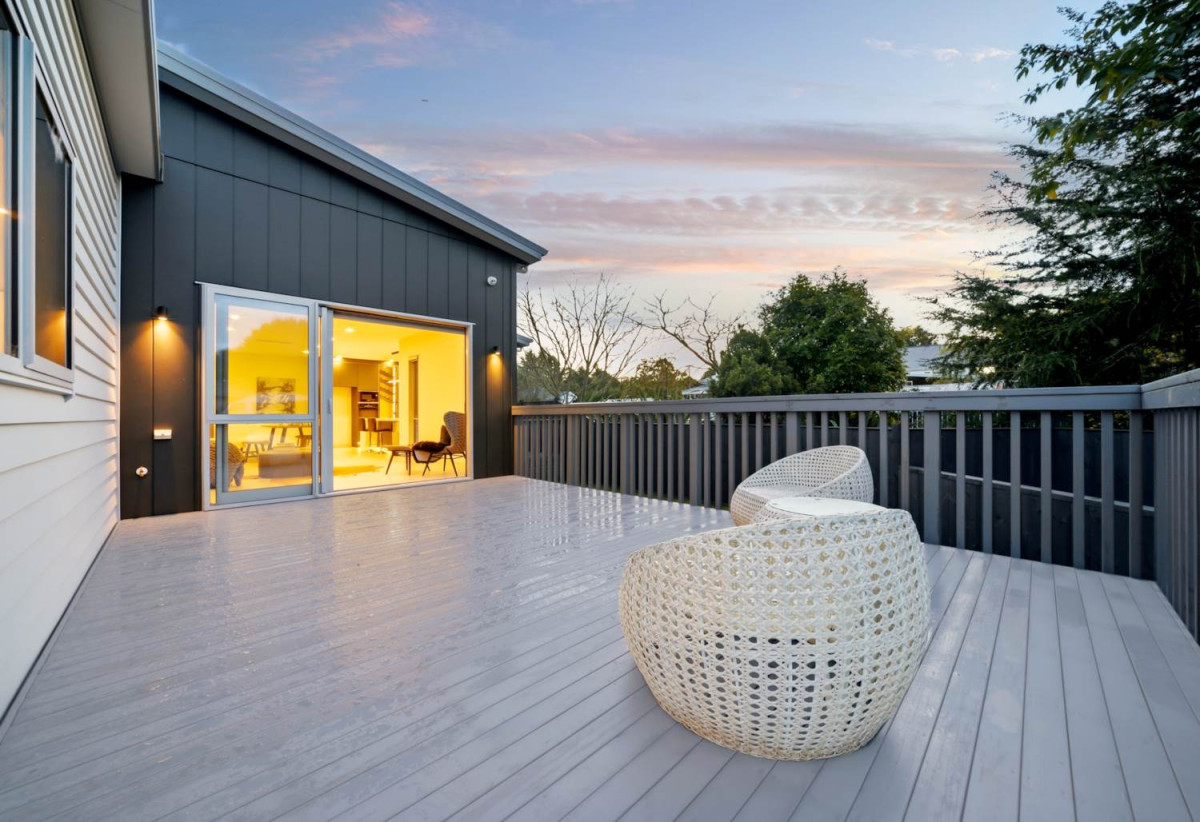 608m2 section, 4 beds 3.5 baths house with double garage, 15A Elliot street, Riverhead, Auckland