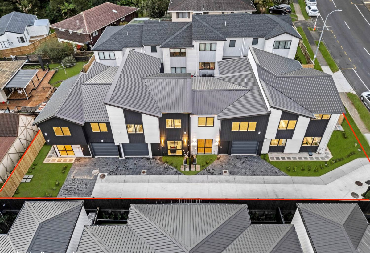 3 beds 2.5 baths home with garage, Minutes to the lush Auckland Botanic Gardens and Totara Park, Lot 3/167 Everglade Drive, Totara Heights, Auckland