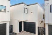 Standalone 3 beds 2 bath home with garage, 4/3 Sloane Street, Glen Innes, Auckland