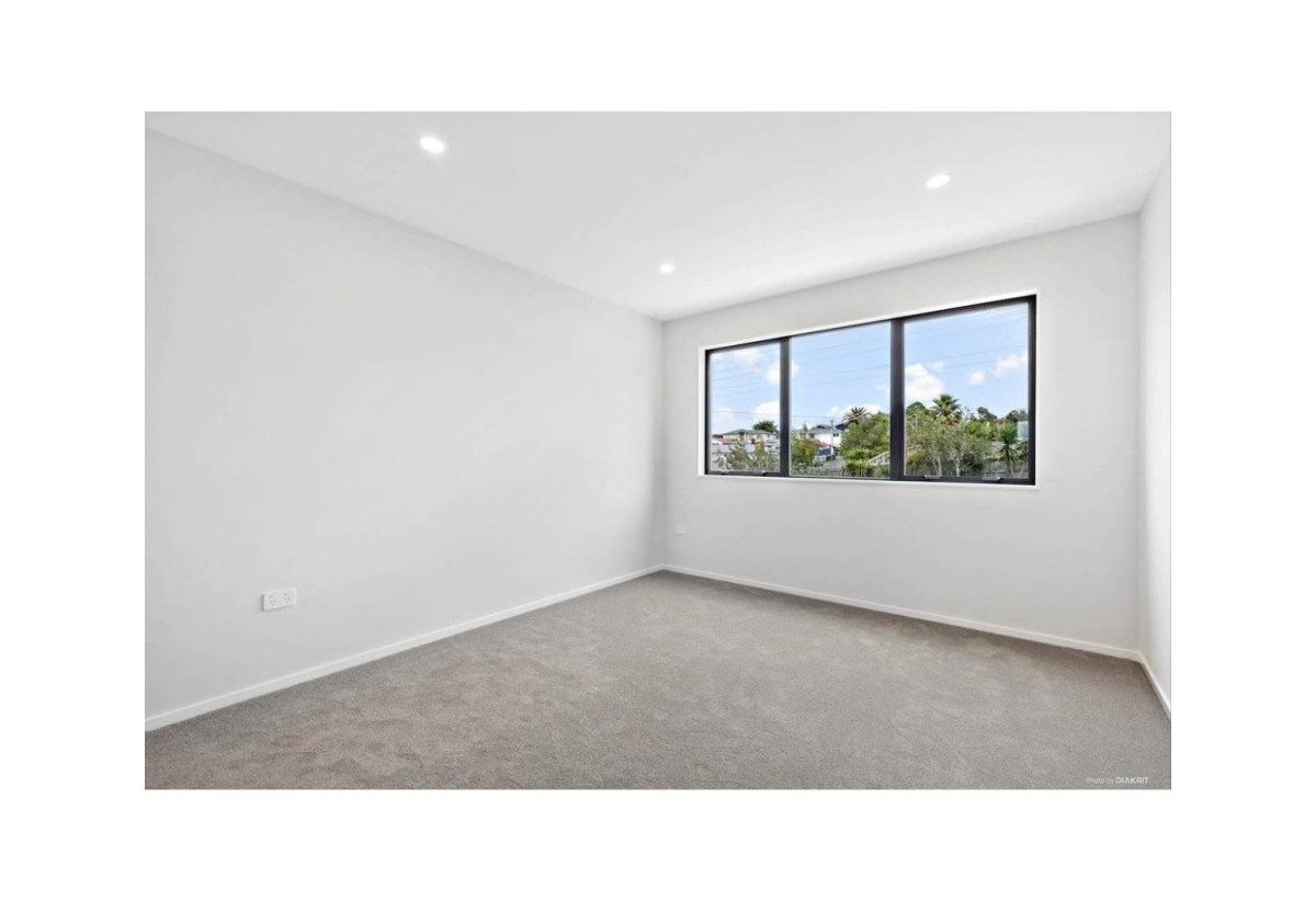 For rent, 3 beds 3 baths home with garage, available 17th August, 129C Barrack Road, Mt Wellington, Auckland