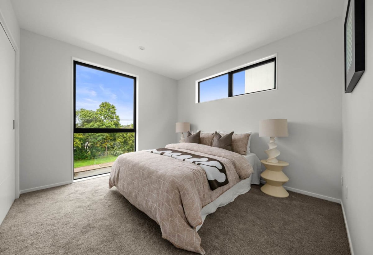 Brandnew standalone 3 beds 2.5 baths home with garage, 2/49 Neil Avenue, Te Atatu Peninsula, Auckland