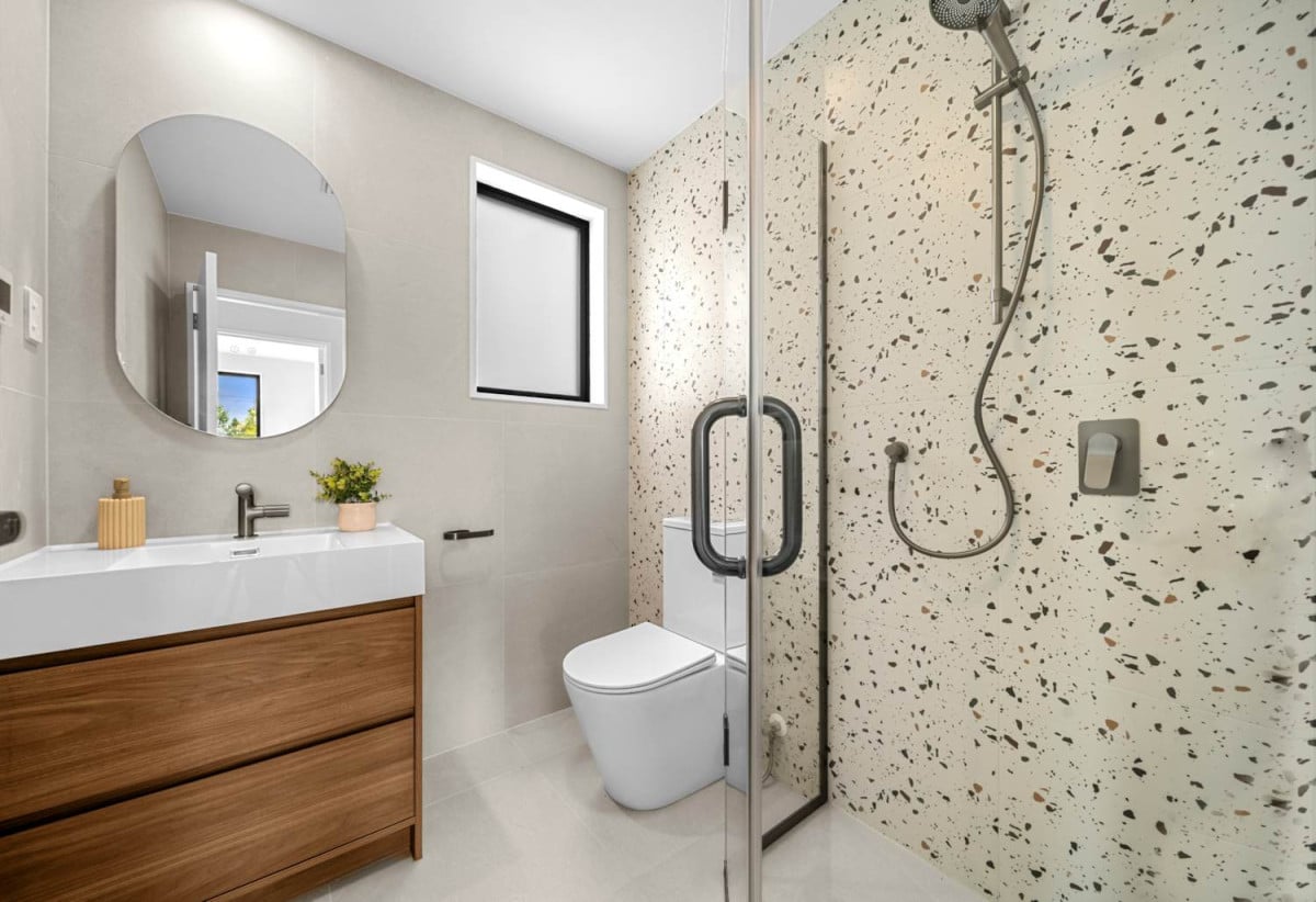Brandnew standalone 3 beds 2.5 baths home with garage, 2/49 Neil Avenue, Te Atatu Peninsula, Auckland