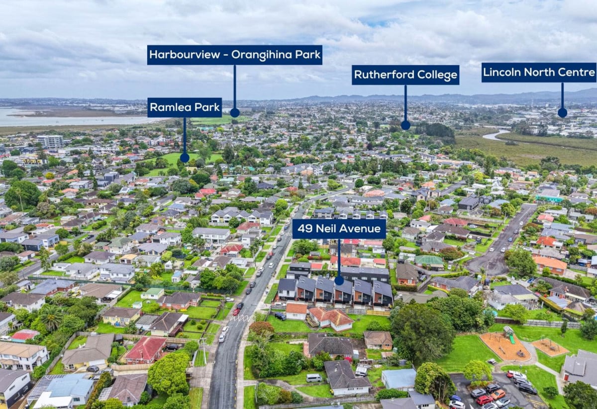 Brandnew standalone 3 beds 2.5 baths home with garage, 2/49 Neil Avenue, Te Atatu Peninsula, Auckland