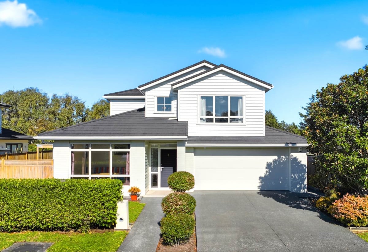 5 beds 3 baths house with double garage, 34 Wawatai Drive, Karaka, Auckland