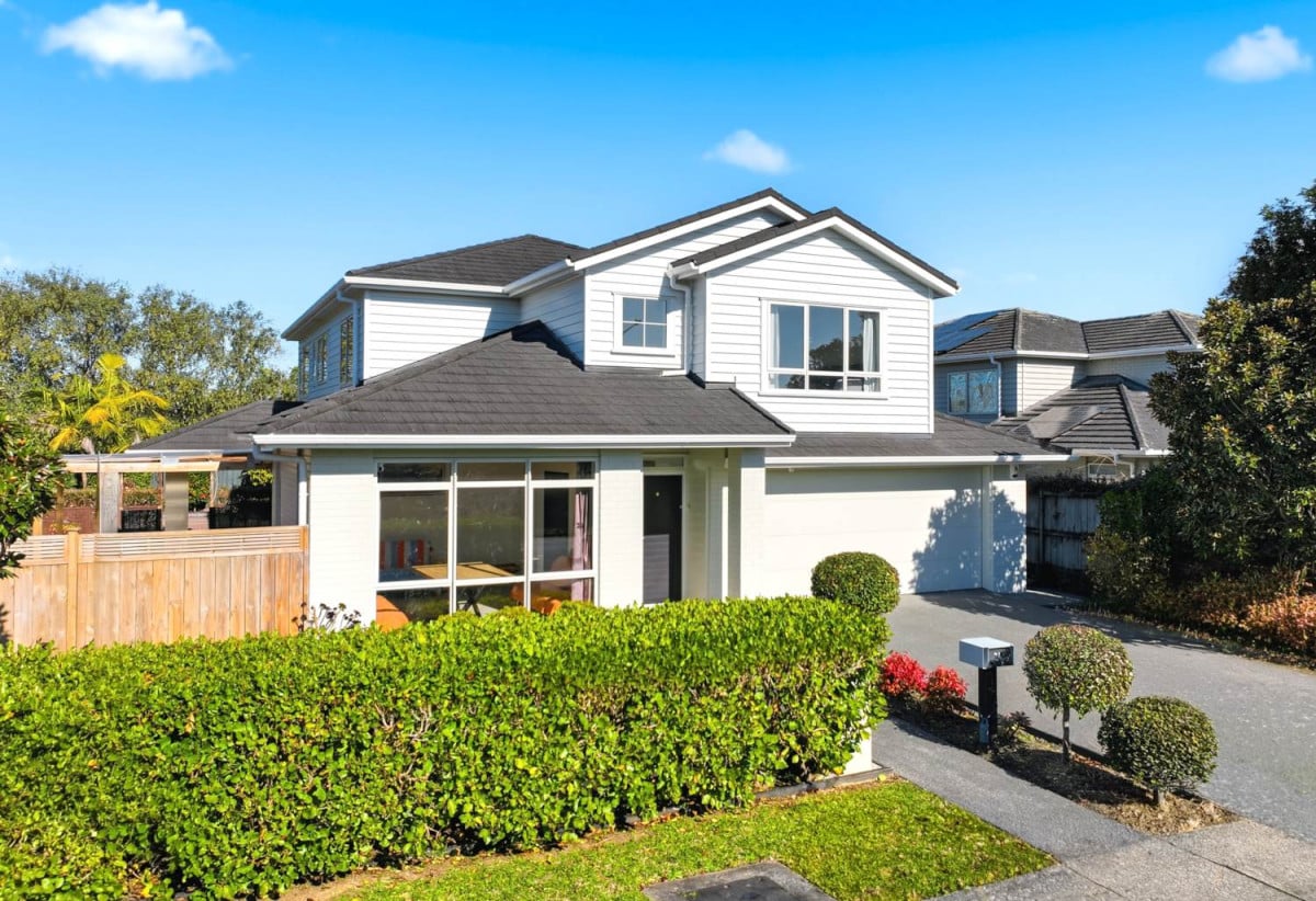 5 beds 3 baths house with double garage, 34 Wawatai Drive, Karaka, Auckland
