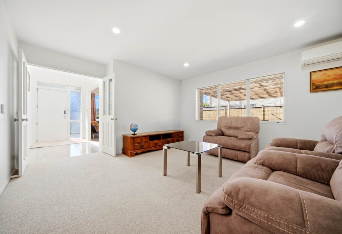 5 beds 3 baths house with double garage, 34 Wawatai Drive, Karaka, Auckland