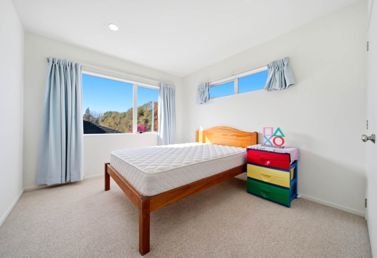 5 beds 3 baths house with double garage, 34 Wawatai Drive, Karaka, Auckland