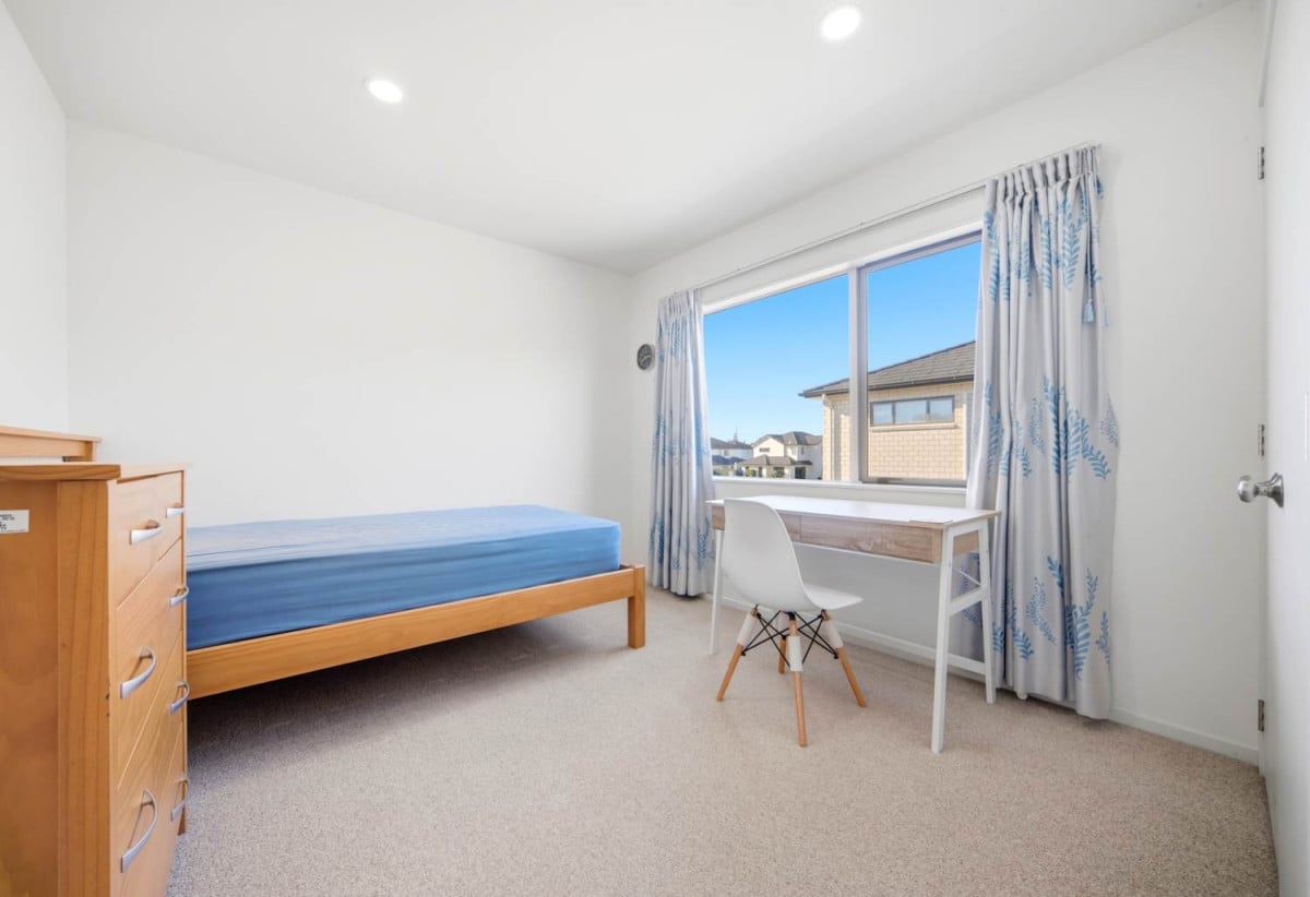 5 beds 3 baths house with double garage, 34 Wawatai Drive, Karaka, Auckland