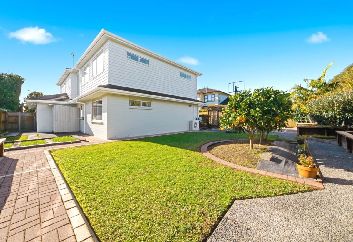 5 beds 3 baths house with double garage, 34 Wawatai Drive, Karaka, Auckland