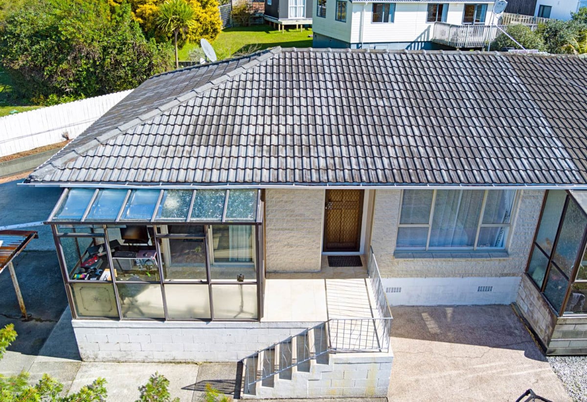 Renovated, Brick and tile 2 beds 1 bath home with carport, 1/15 Parker Avenue, New Lynn, Auckland