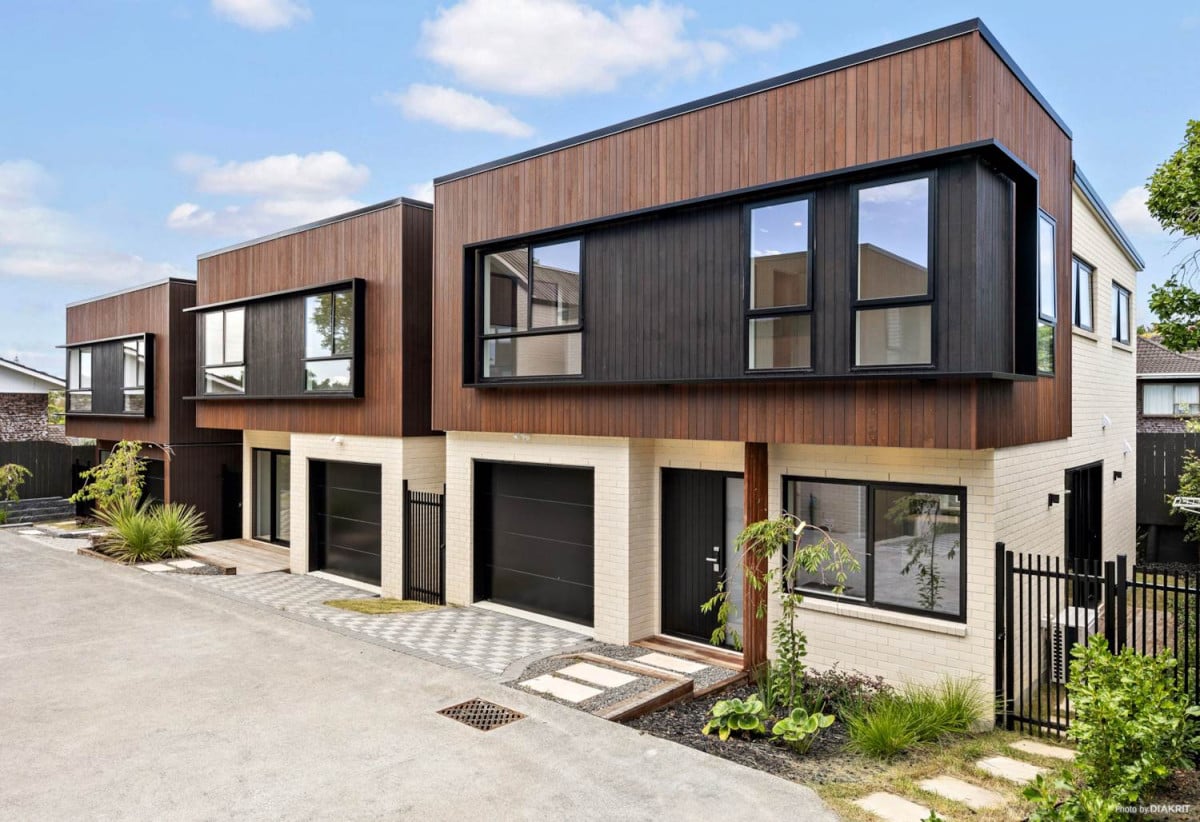 Urgent Sale – Developer Wants it go, Brandnew standalone 4 beds 2.5 baths home with garage, 11B Rene Place, Sunnyhills, Auckland