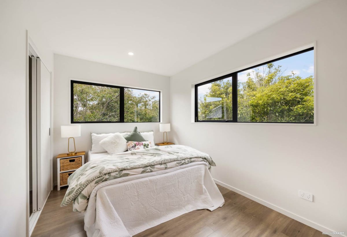 Urgent Sale – Developer Wants it go, Brandnew standalone 4 beds 2.5 baths home with garage, 11B Rene Place, Sunnyhills, Auckland