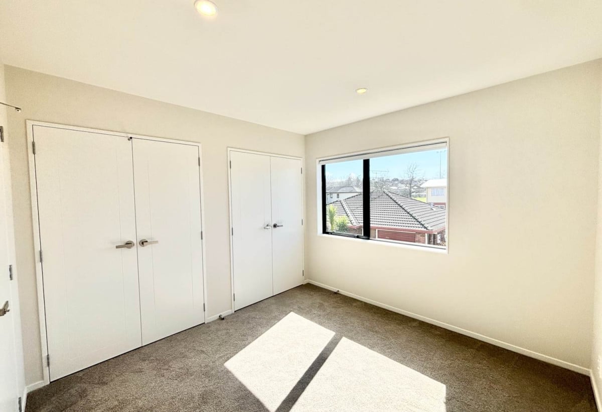 For rent, Brandnew 2 beds 1.5 baths townhouse with car park, available 4th September, 10/113 Moore Street, Howick, Auckland