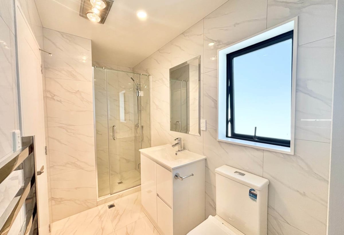 For rent, Brandnew 2 beds 1.5 baths townhouse with car park, available 4th September, 10/113 Moore Street, Howick, Auckland