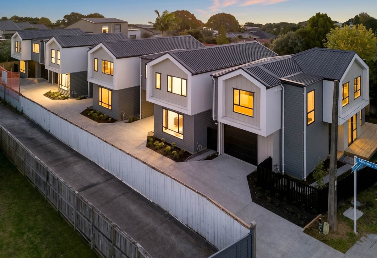 Brandnew standalone 4 beds 2.5 baths home with garage, Lot 1/8 Mawney Road, Henderson, Auckland