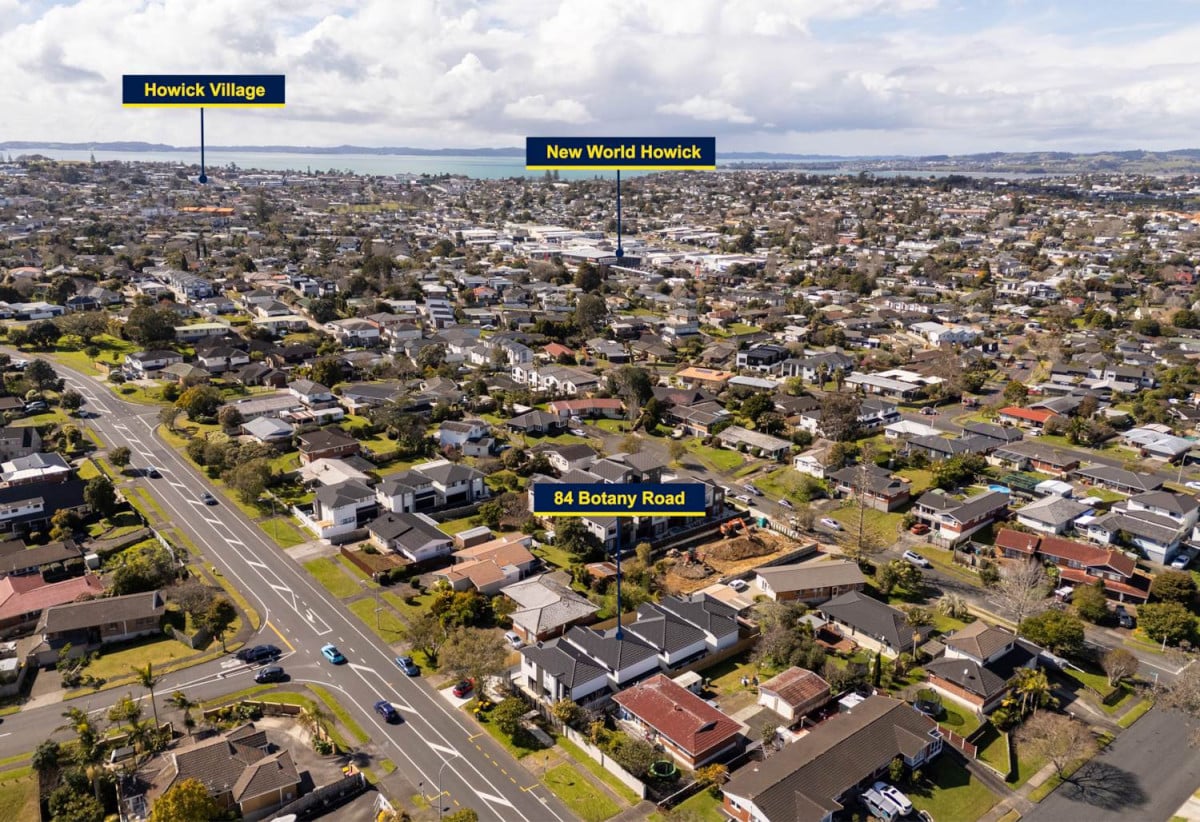 Brandnew standalone 5 beds (2 ensuites) 3.5 baths home with garage, 84C Botany Road, Botany Downs, Auckland