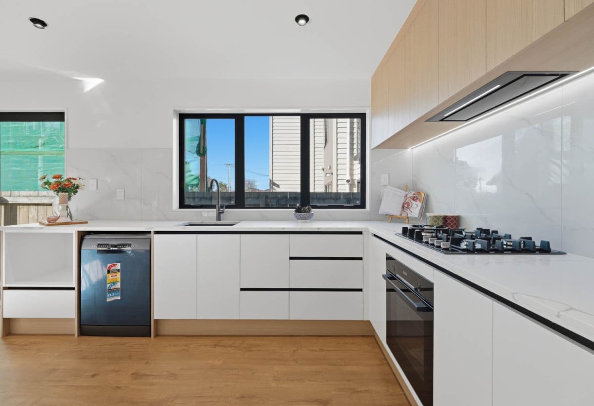 Brandnew standalone 4 beds 2.5 baths home with garage, 4/119 Weymouth Road, Manurewa, Auckland