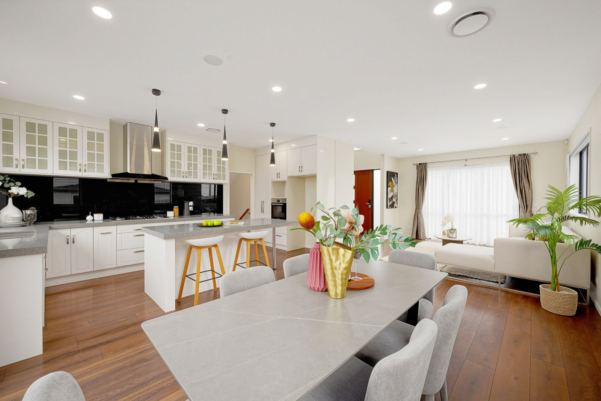 Owner (Builder) downsizing, 5 beds 4 baths house with double garage, 108 San Valentino Drive, Henderson, Auckland