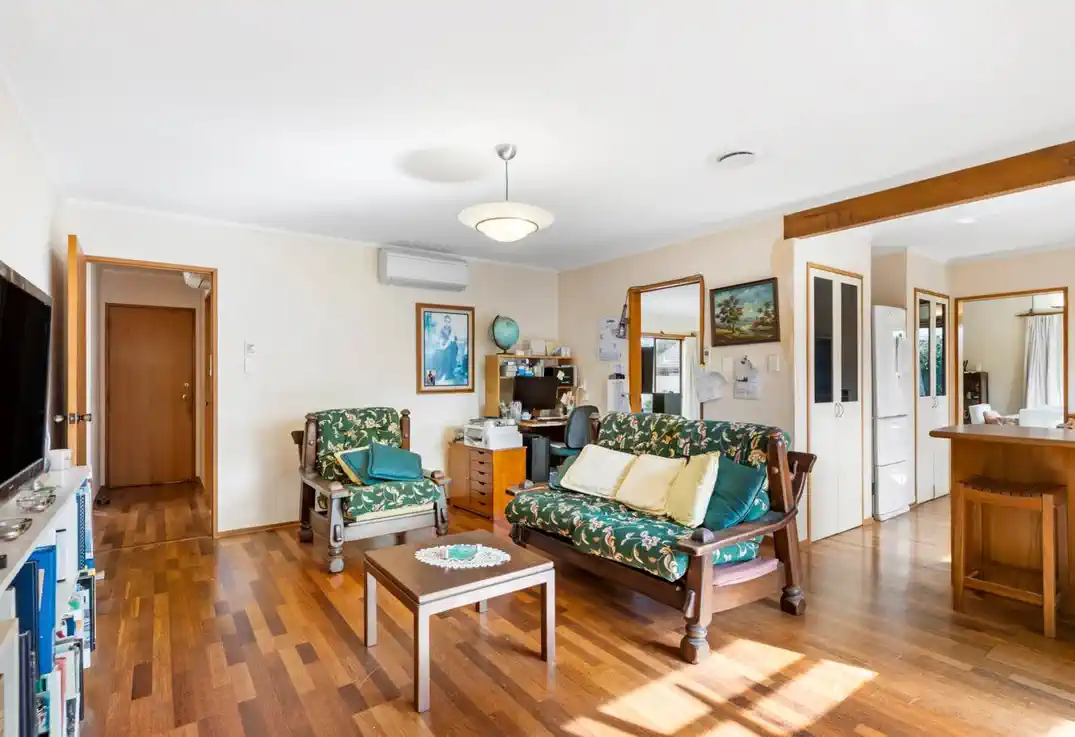For rent, No pets, no smokers, 3 beds 2 baths house with double garage, available from 14th August, 16 Hayes Place, Half Moon Bay, Auckland