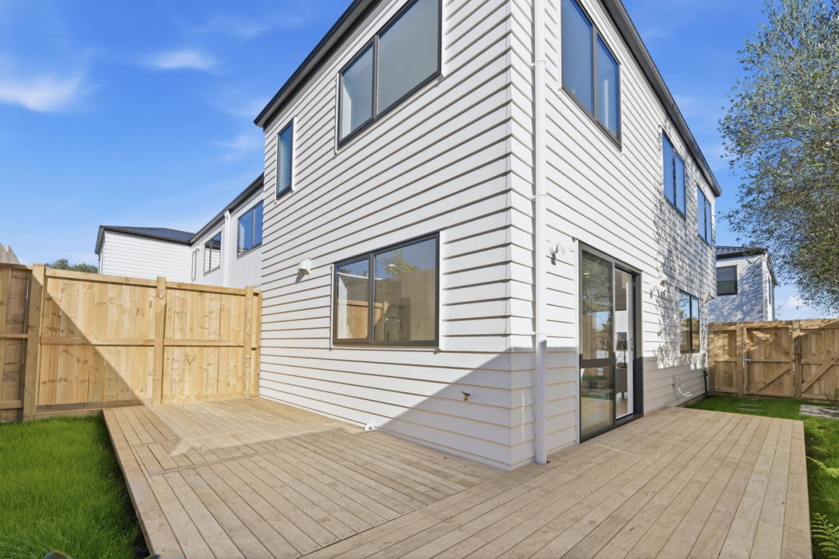 Brandnew 2 beds (2 ensuites) 2.5 baths home with car park, Lot 6/3 Gill Avenue, Te Atatu Peninsula, Auckland