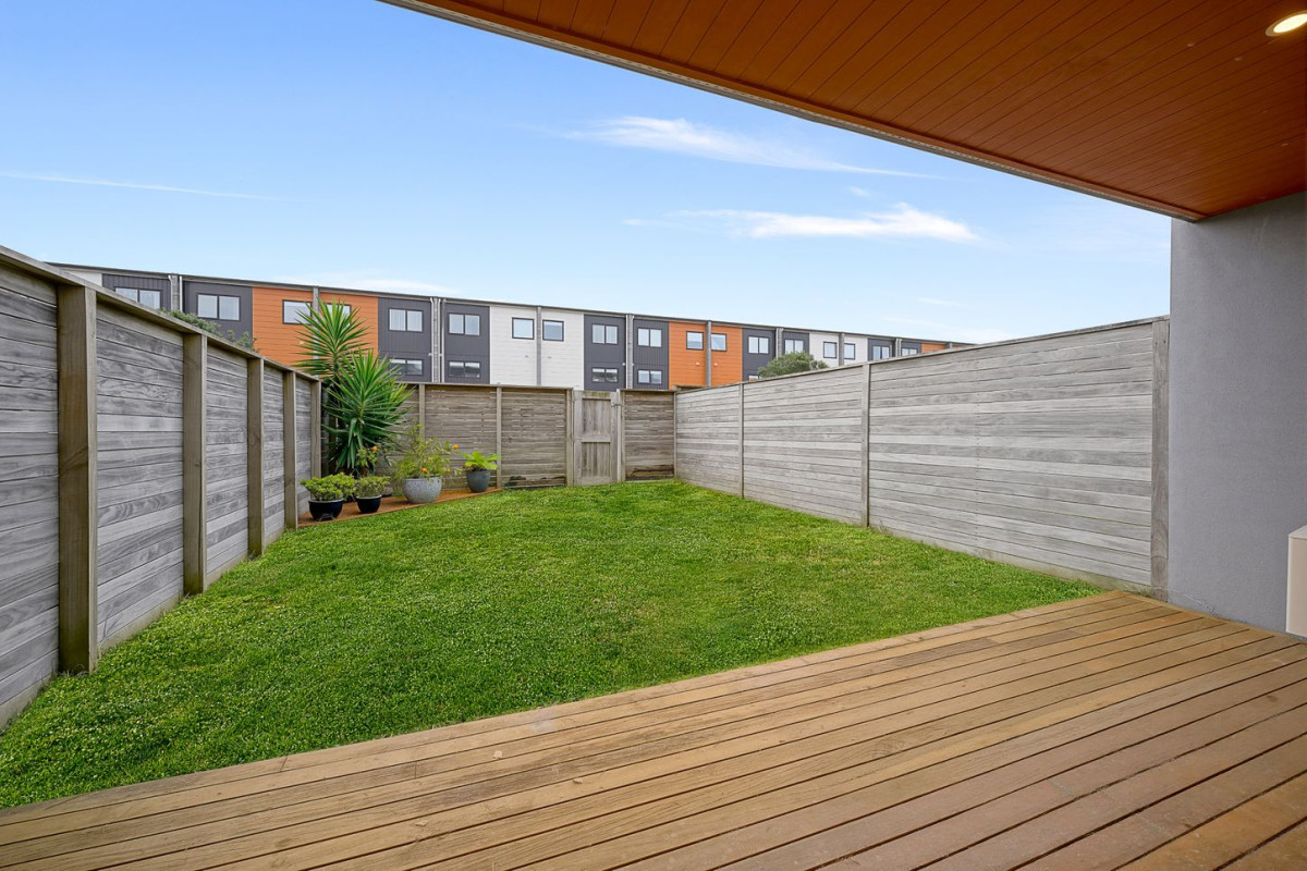 4 beds (2 ensuites) 3.5 baths home with garage, 1 ensuite ground floor, 77 Bordeaux Parade, Te Atatu South, Auckland