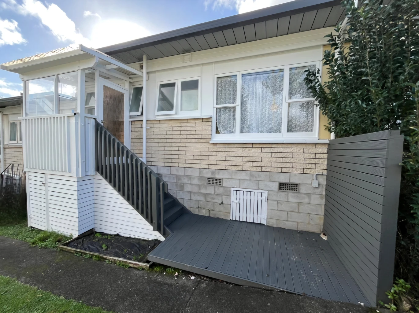 All Agents Welcome, Constructed from reliable concrete block and brick, Affordable 2 bed 1 bath home with car park, 4/134 Edmonton Road Te Atatu South, Auckland