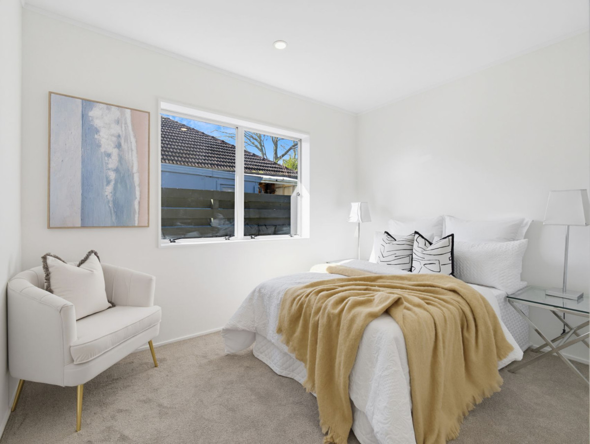 Half share of 804m² section, Renovated Brick and tile 3 beds 1 bath house with garage, 2/9 Wood Street, Papakura, Auckland