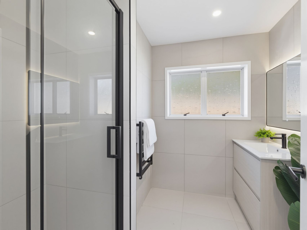 Half share of 804m² section, Renovated Brick and tile 3 beds 1 bath house with garage, 2/9 Wood Street, Papakura, Auckland